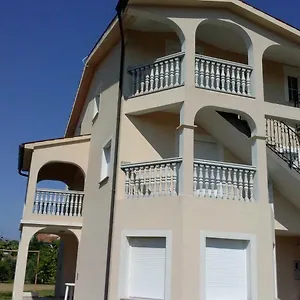 https://apartmani-slavko.in-istria.net